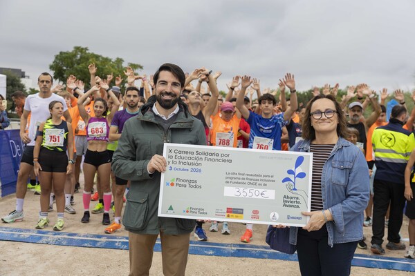 Más de 700 corredores en la X Carrera Solidaria organizada por ASNEF y Fundación ONCE